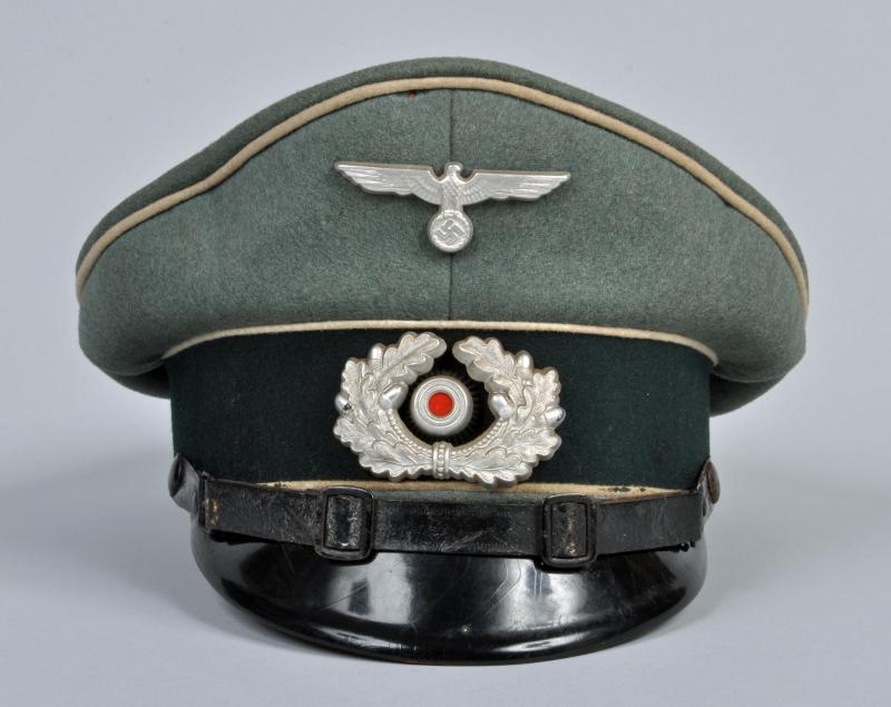 GERMAN WWII INFANTRY NCO OFFICER QUALITY VISOR CAP.