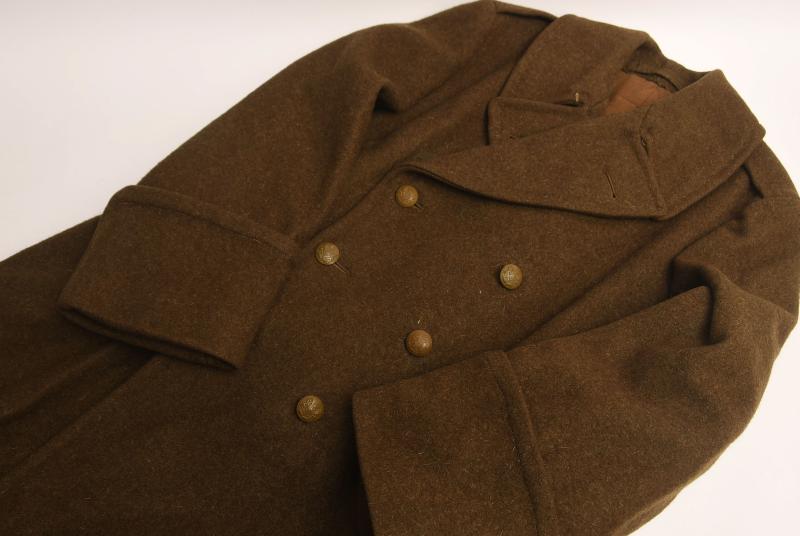 CANADIAN WWII ISSUE MANS GREATCOAT.
