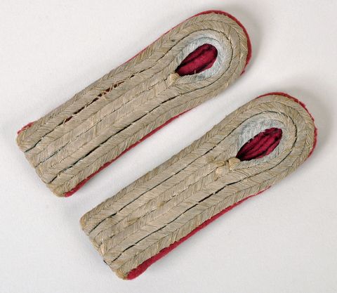 GERMAN THIRD REICH SMOKE TROOPS SHOULDER STRAPS.