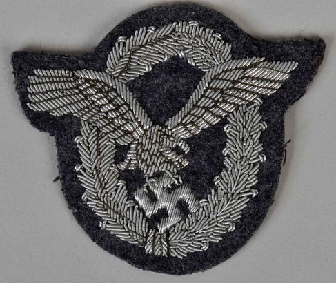 GERMAN WWII LUFTWAFFE OFFICERS PILOT?S BADGE IN WIRE WEAVE.