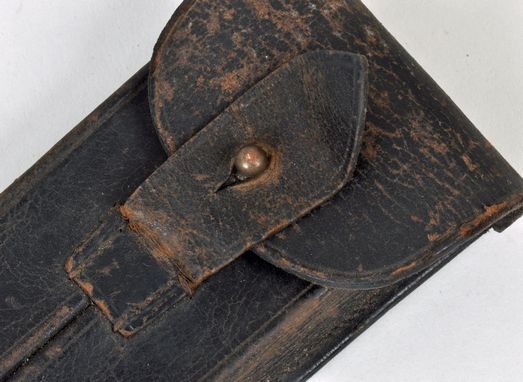 GERMAN WWI ARTILLERY LUGER DOUBLE MAGAZINE POUCH.