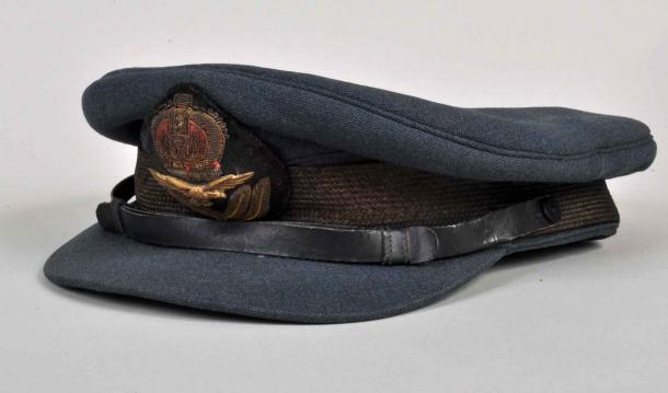 BRITISH WWII RAF OFFICERS CAP.