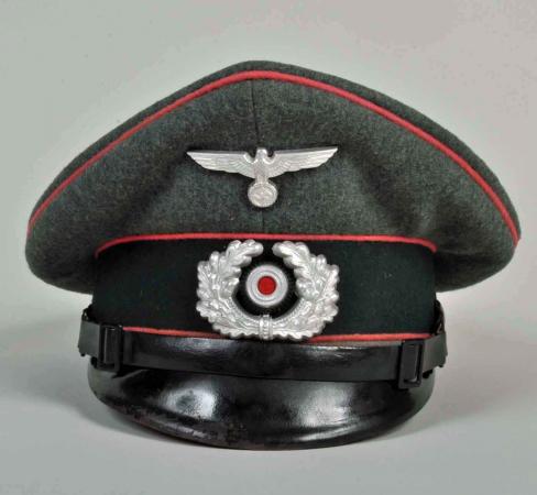 GERMAN WWII PANZER NCO VISOR CAP.