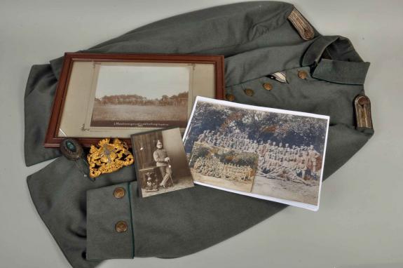 GERMAN WWI BAVARIAN RESERVE JAGER BATTALION NO.1. MACHINE GUN CORPS COMPANY OFFICERS TUNIC GROUP.