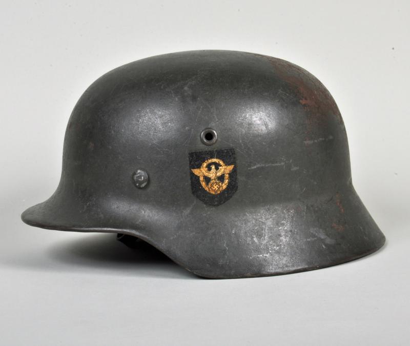 GERMAN WWII POLICE M.40 DOUBLE DECAL COMBAT HELMET.