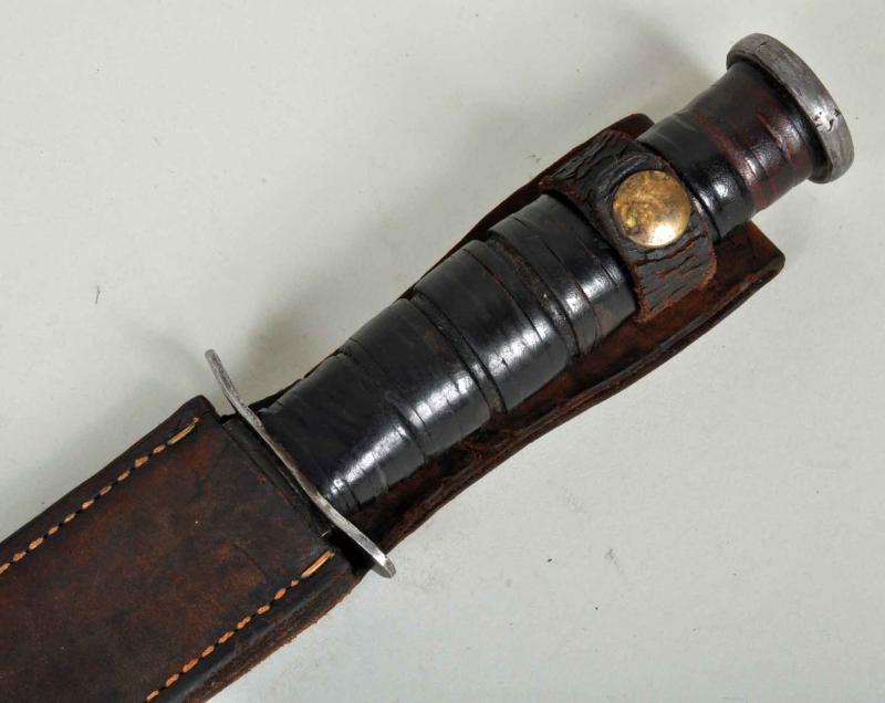 U.S.A. WWII USMC Ka-BAR KNIFE.