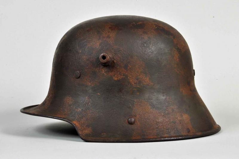 GERMAN WWI M.16 SQUARE DIP HELMET.