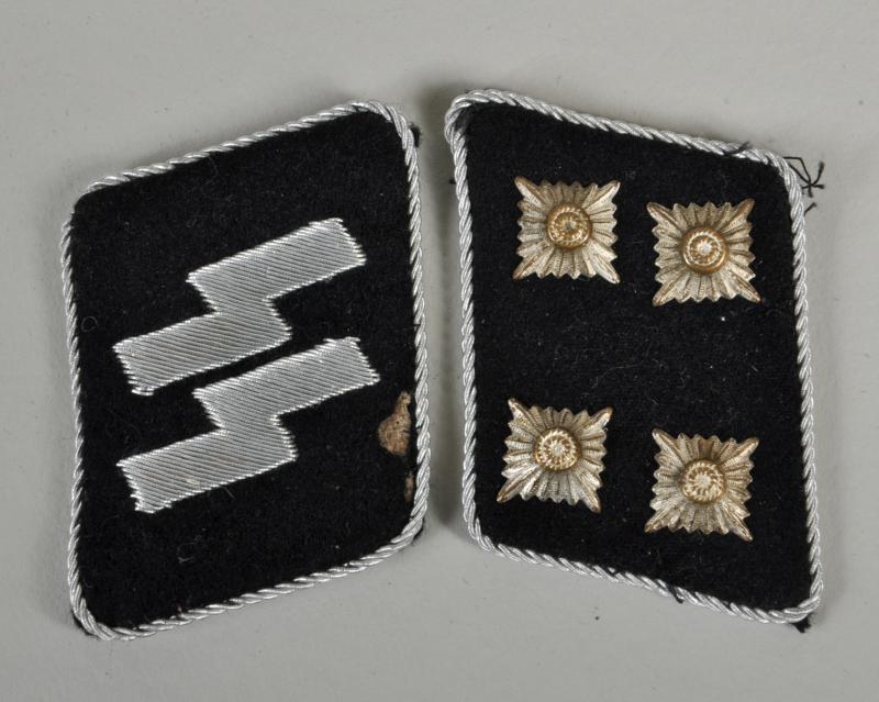 GERMAN WWII WAFFEN SS STURMBANNFUHRER COLLAR PATCHES.