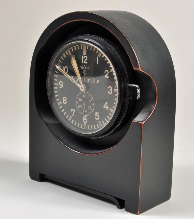 GERMAN WWII KRIEGSMARINE DESK CLOCK.