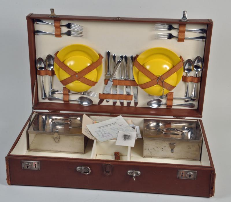 GERMAN WWII LUFTWAFFE AFRIKA PICNIC SET, IDENTIFIED.
