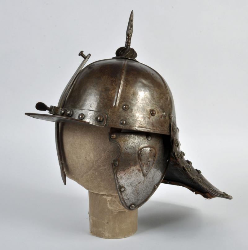 LOBSTER TAIL HELMET.