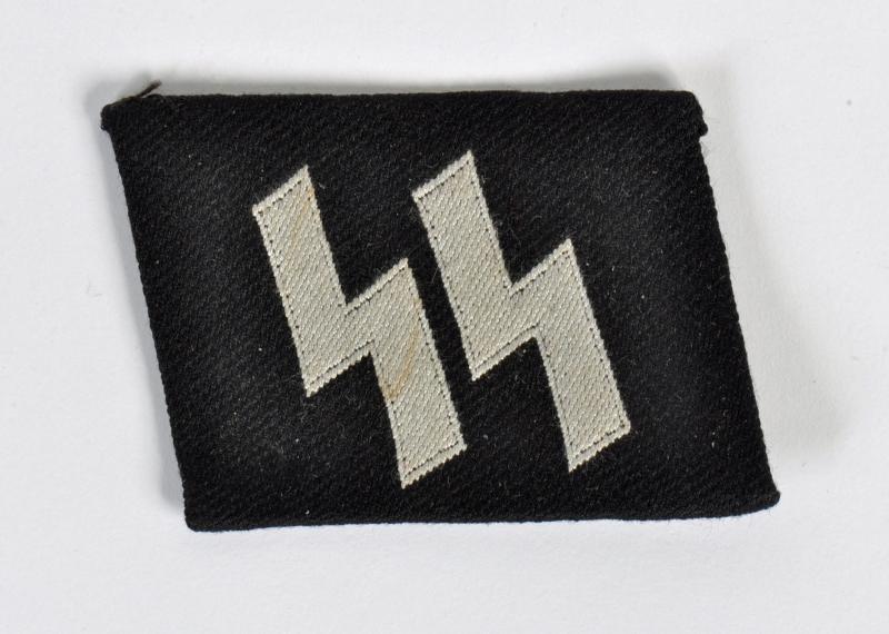 GERMAN WWII SS RUNIC COLLAR PATCH.