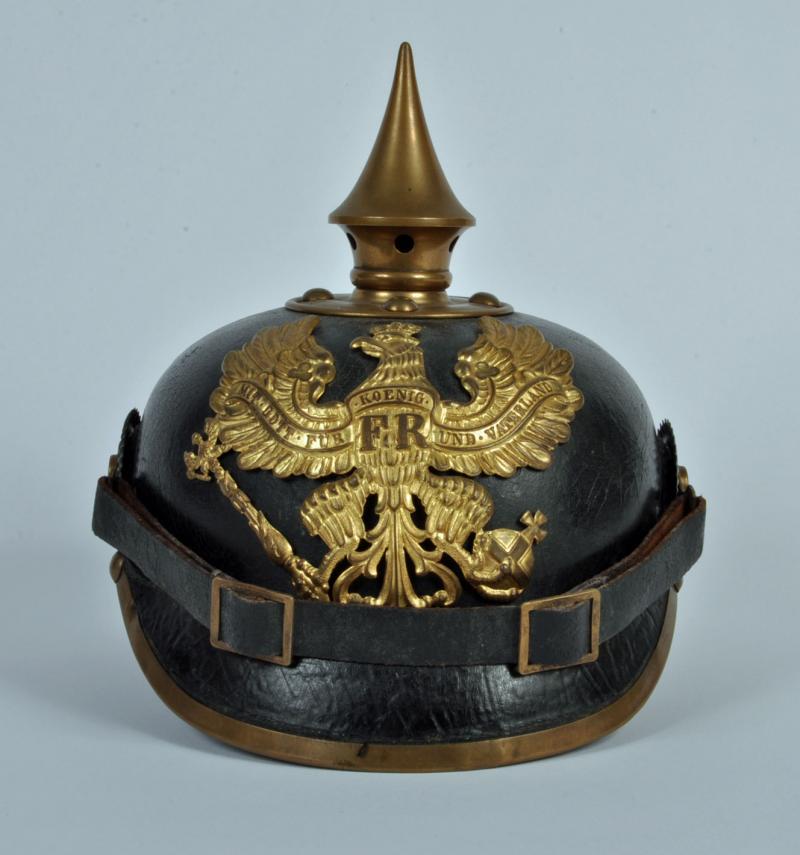 GERMAN WWI LARGE SIZE PRUSSIAN PICKELHAUBE.