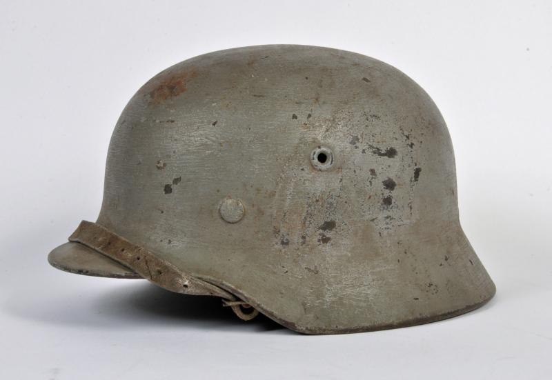 GERMAN WWII KRIEGSMARINE M.40 HELMET.