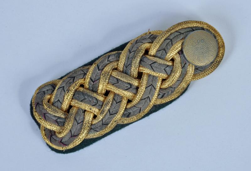 GERMAN WWI WURTTENBURG ADMINISTRATIVE GENERAL’S SHOULDER BOARD.