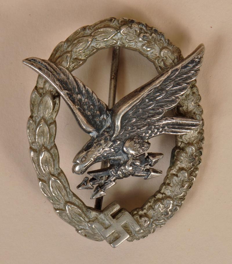 GERMAN WWII WIRELESS OPERATOR/AIR GUNNER BADGE.