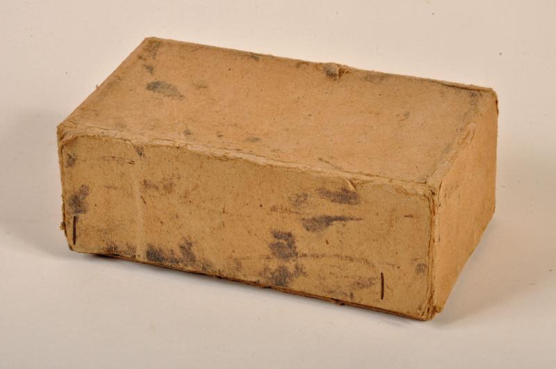 GERMAN WWII GOGGLE ISSUE BOX.