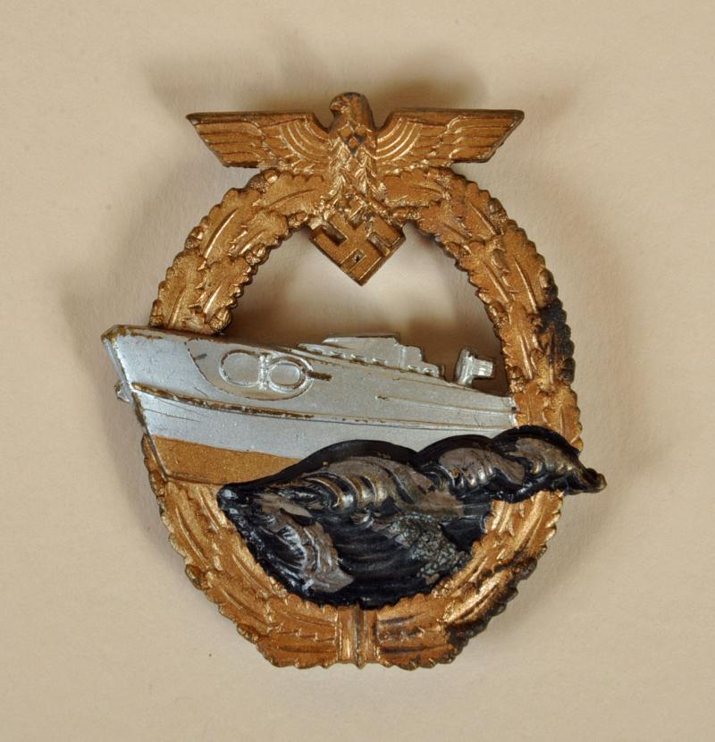 GERMAN WWII KRIEGSMARINE 2ND PATTERN E BOAT BADGE.