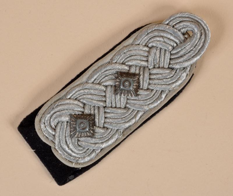 GERMAN WWII WAFFEN SS INFANTRY STANDARTENFUHRER SHOULDER STRAP.