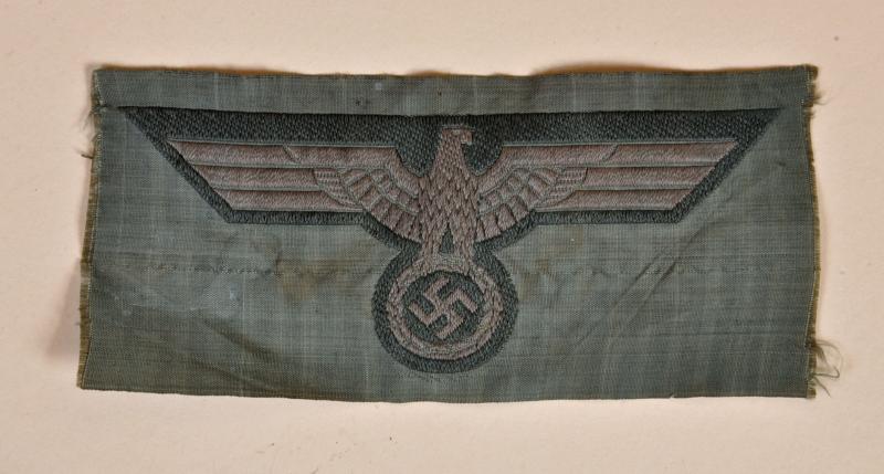 GERMAN WWII ARMY MANS BEVO WOVEN BREAST EAGLE.