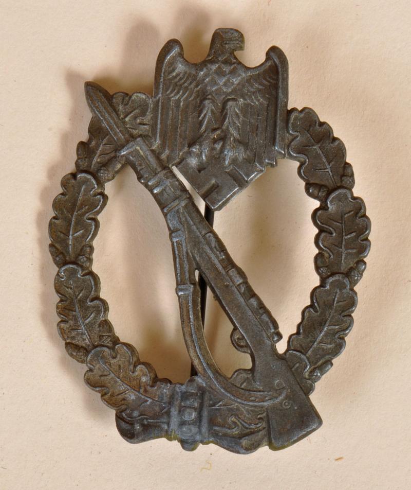 GERMAN WWII INFANTRY ASSAULT BADGE IN BRONZE.