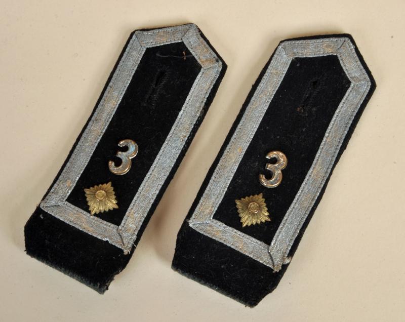 GERMAN WWII SS TOTENKOPF STANDARTE SHOULDER BOARDS.