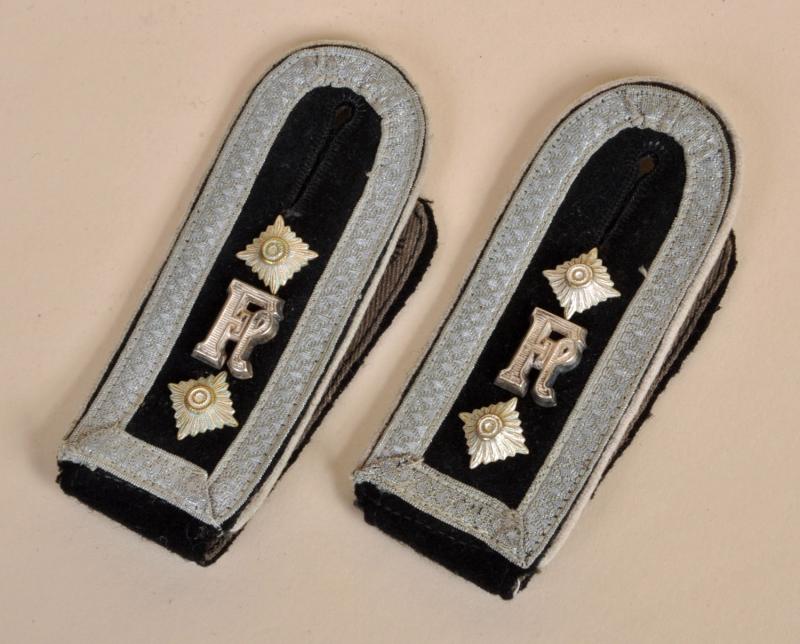 GERMAN WWII WAFFEN SS INFANTRY FLAK SHOULDER BOARDS.