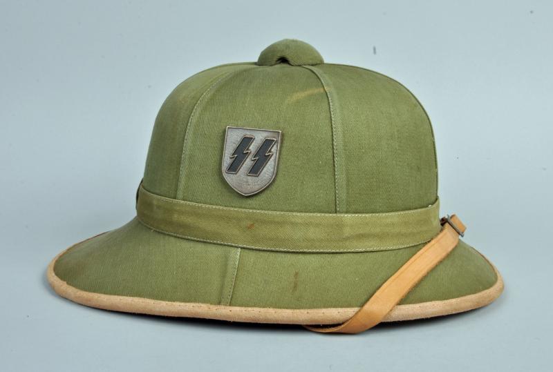 GERMAN WWII SS TROPHELM.