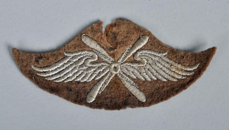 GERMAN WWII LUFTWAFFE FLYING PERSONNEL ARM BADGE.