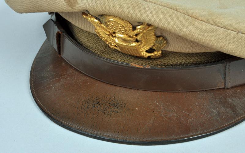 USA WWII LIGHTWEIGHT OFFICERS VISOR CAP.