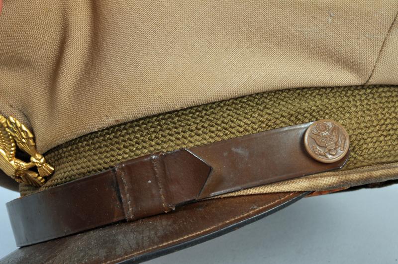 USA WWII LIGHTWEIGHT OFFICERS VISOR CAP.