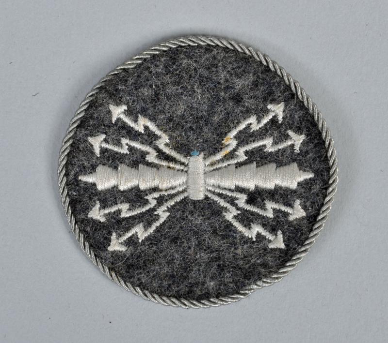 GERMAN WWII LUFTWAFFE RADIO OPERATOR NCO ARM BADGE.