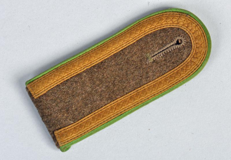 GERMAN WWII AFRIKAKORPS NCO PANZER GRENADIER SLIP-ON SHOULDER BOARD.