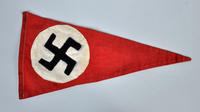 GERMAN WWII TRIANGULAR SWASTIKA PENNANT.