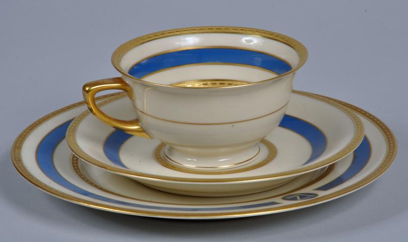 GERMAN WWII GRAF ZEPPELIN PORCELAIN.