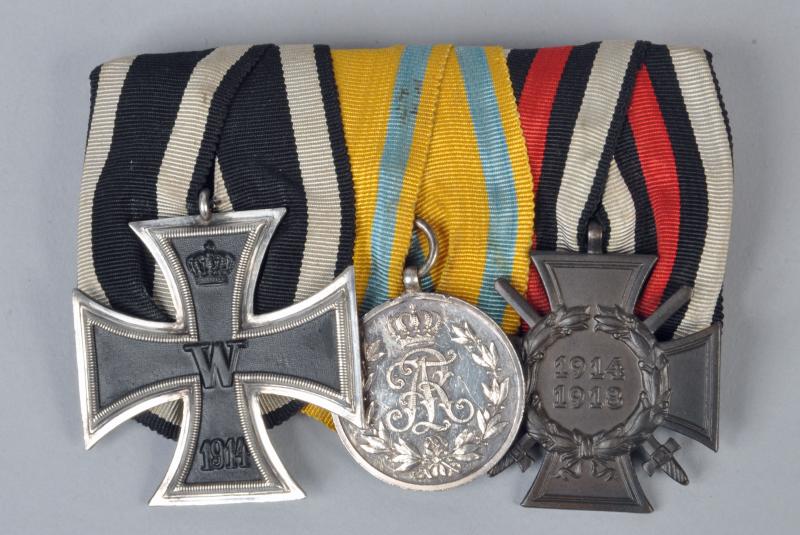 GERMAN WWI IRON CROSS 2ND CLASS MEDAL GROUP.
