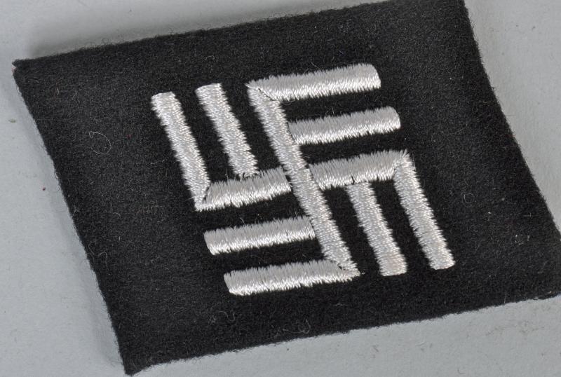 GERMAN WWII SS TEMPORARY CAMP GUARD COLLAR PATCH.