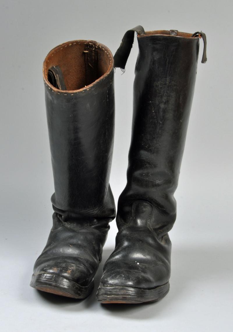 GERMAN WWII OFFICERS MARCHING BOOTS.