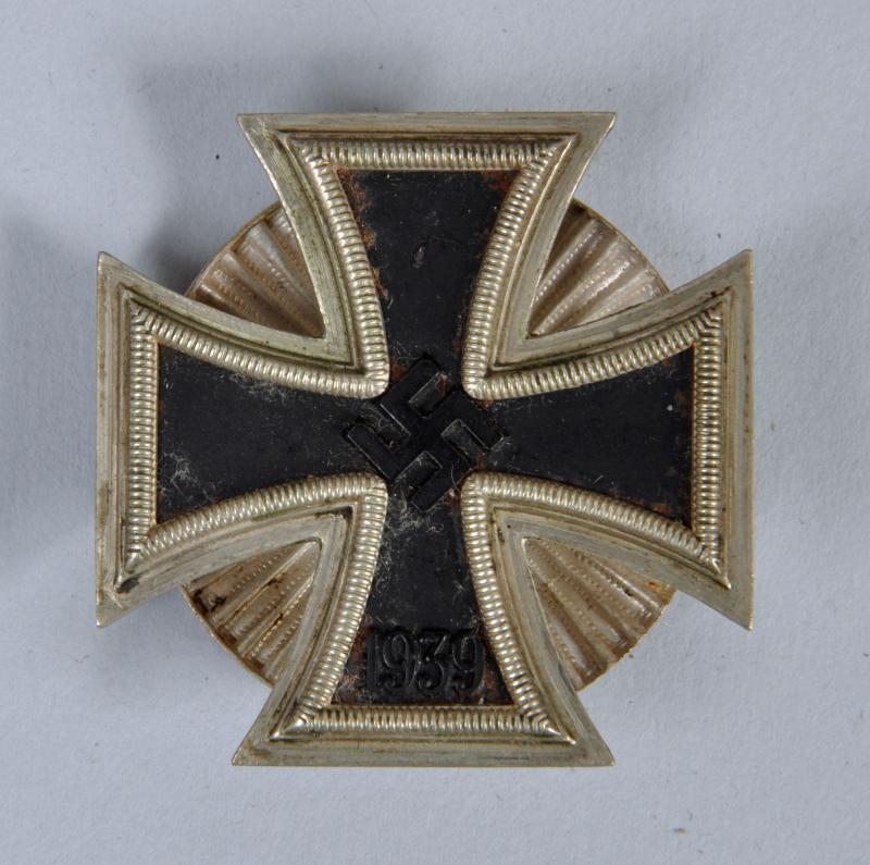 GERMAN WWII IRON CROSS 1ST CLASS, DISC BACK.