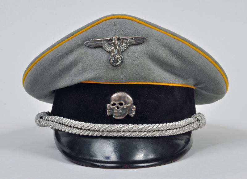 GERMAN WWII WAFFEN SS CAVALRY OFFICERS VISOR CAP.