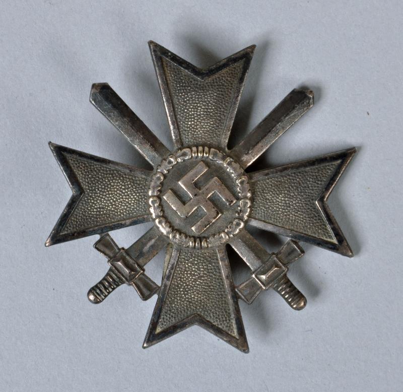 GERMAN WWII WAR SERVICE CROSS WITH SWORDS.