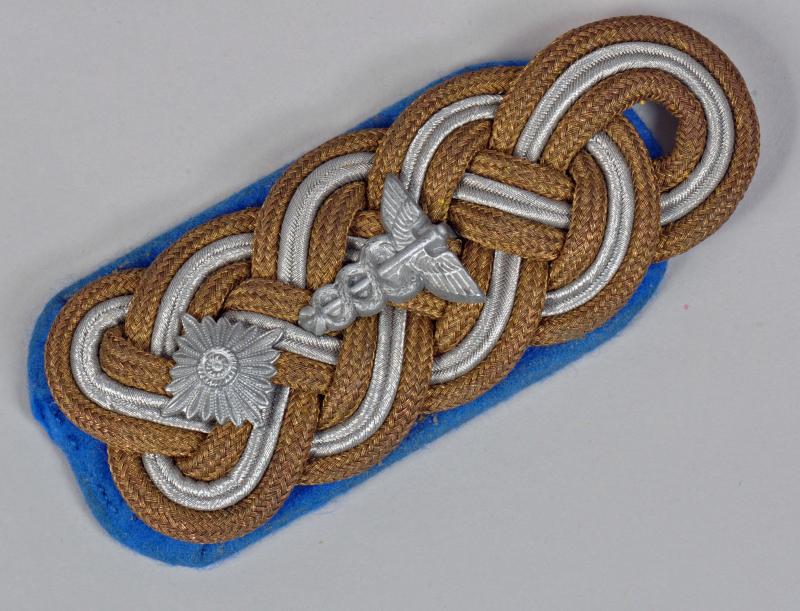 GERMAN WWII TRUPPENSONDERDIENSTE LT.GENERAL’S SHOULDER STRAP.