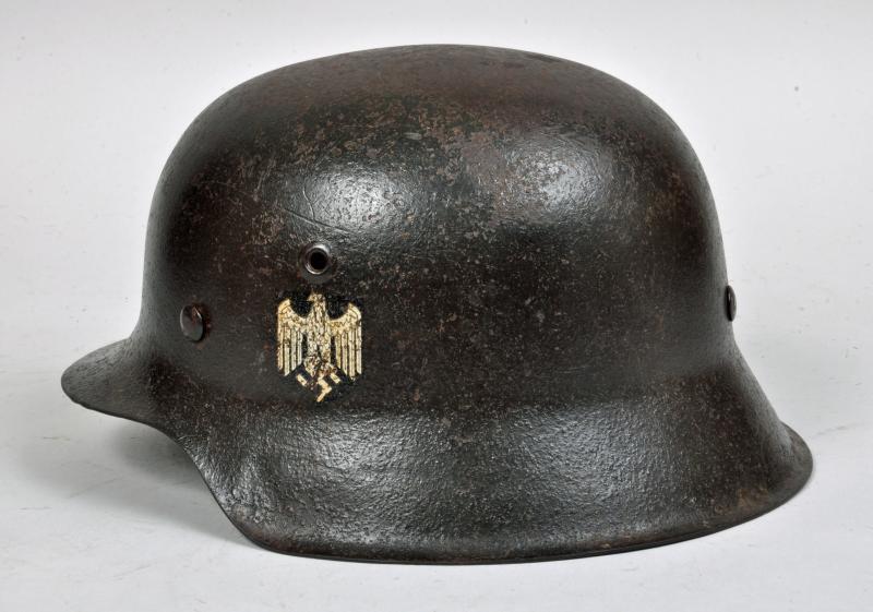 GERMAN WWII M.42 ARMY COMBAT HELMET.
