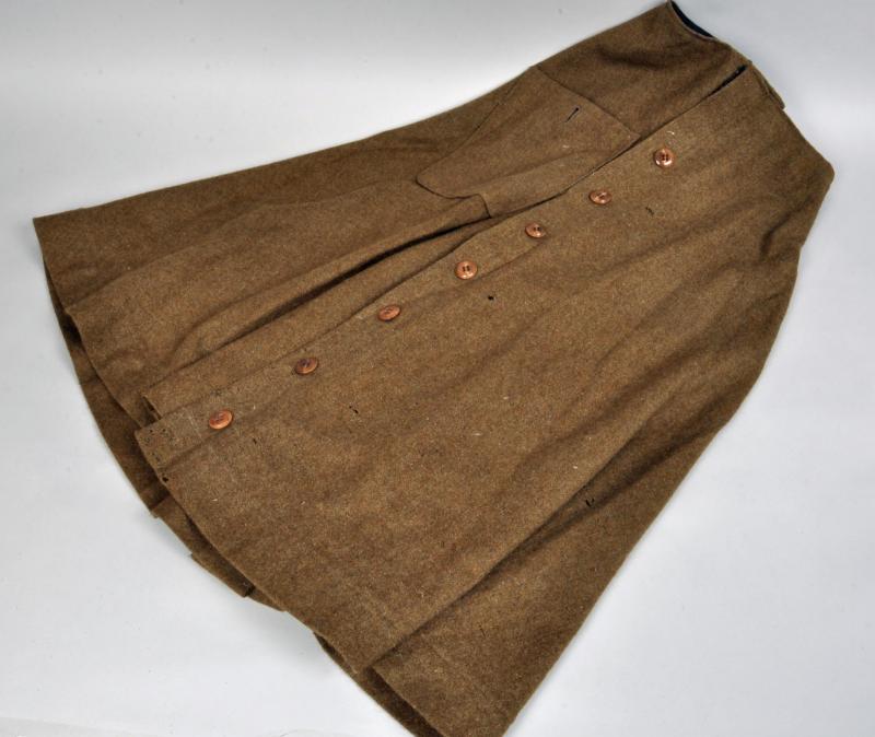 BRITISH WWI WOMAN’S UNIFORM.