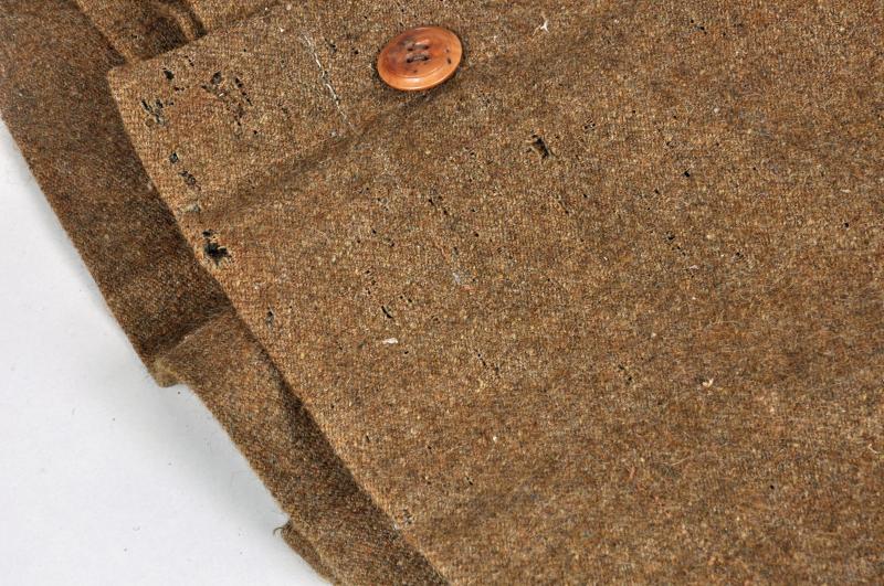 BRITISH WWI WOMAN’S UNIFORM.