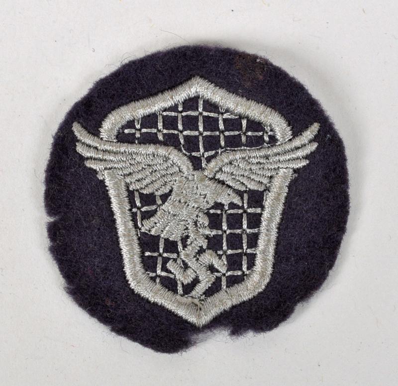 GERMAN WWII LUFTWAFFE DRIVERS BADGE.
