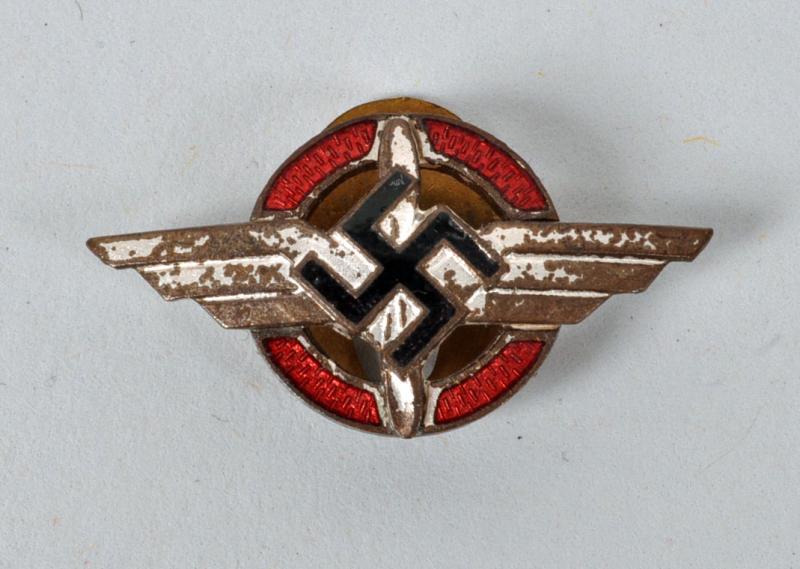 GERMAN WWII DLV MEMBERSHIP PIN.