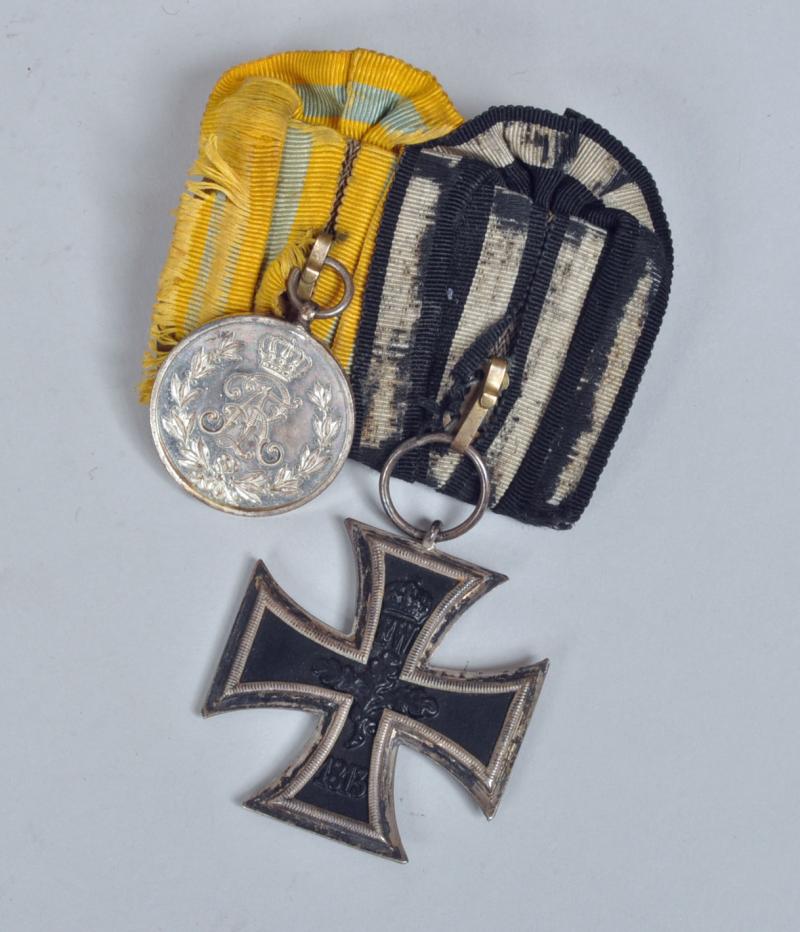GERMAN WWI IRON CROSS PAIR.