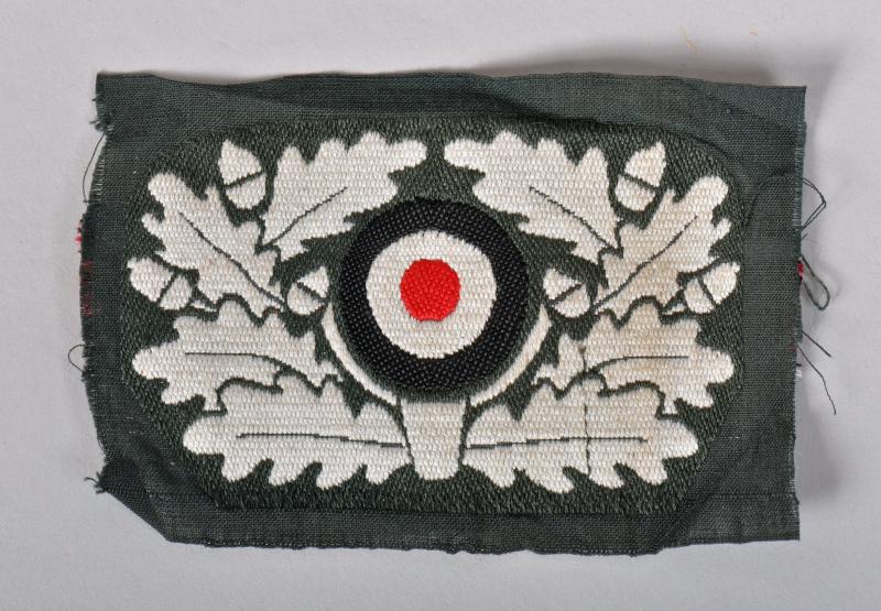 GERMAN WWII ARMY ASSAULT GUN BERET COCKADE.