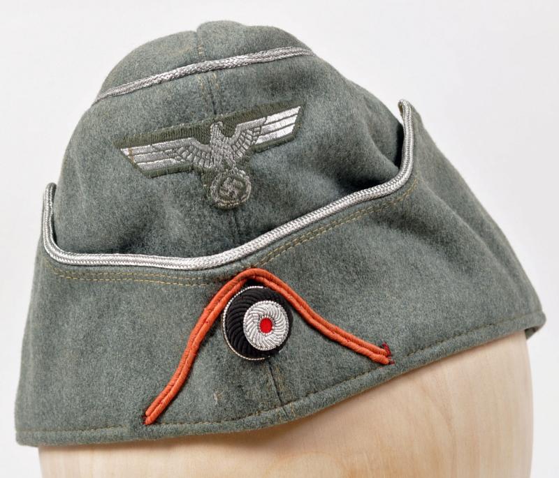 GERMAN WWII PANZER OFFICERS OVERSEAS CAP.